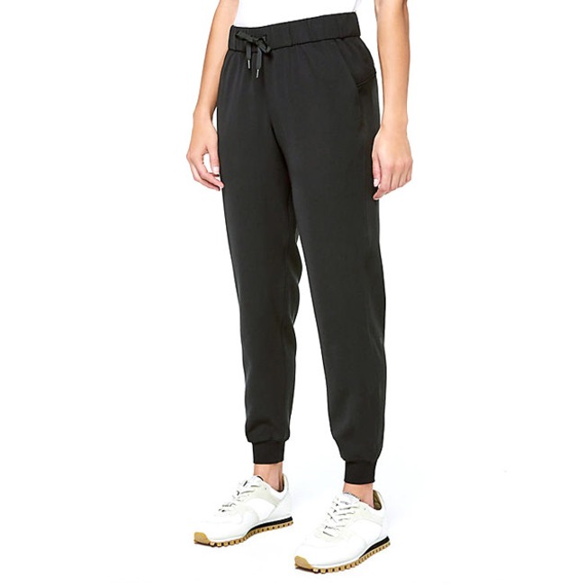 E-Comm: LuluLemon Workout Bottoms We're Obsessed With
